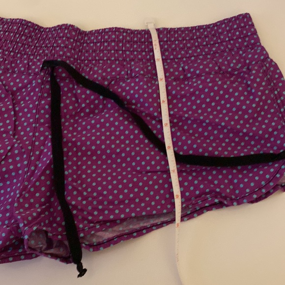 3 Shorts - Picture 5 of 7